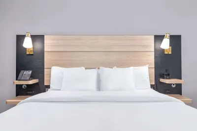 Photo 5 - La Quinta Inn & Suites by Wyndham Woodway - Waco South