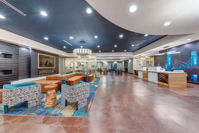 Photo 3 - La Quinta Inn & Suites by Wyndham Woodway - Waco South
