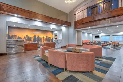 Photo 3 - La Quinta Inn & Suites by Wyndham Fort Worth NE Mall