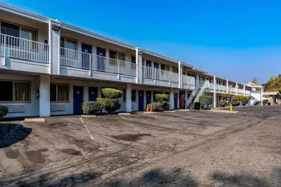 Photo 2 - Motel 6 Concord, CA