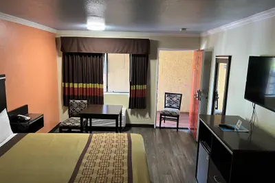 Photo 4 - Rivera Inn & Suites Motel Pico Rivera