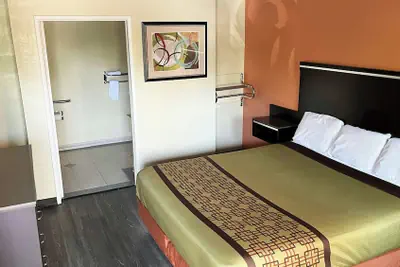 Photo 5 - Rivera Inn & Suites Motel Pico Rivera