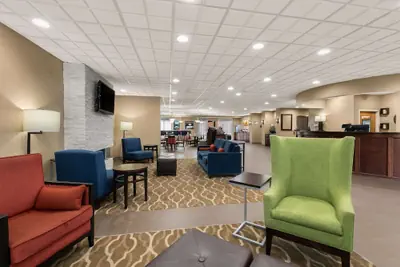 Photo 4 - Comfort Suites Commerce