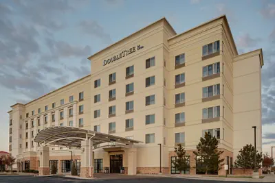Photo 2 - DoubleTree by Hilton Denver International Airport
