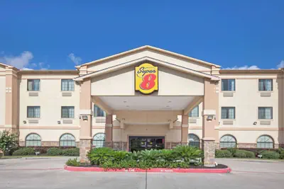 Photo 2 - Super 8 by Wyndham IAH West/Greenspoint