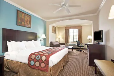 Photo 5 - Super 8 by Wyndham IAH West/Greenspoint