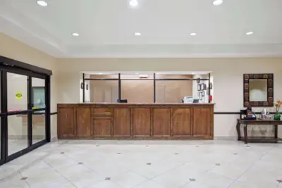 Photo 3 - Super 8 by Wyndham IAH West/Greenspoint