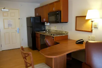 Photo 4 - Candlewood Suites Champaign-Urbana University Area by IHG
