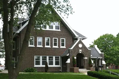 Photo 2 - Iowa House