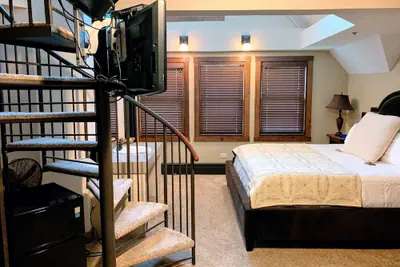 Photo 5 - Iowa House