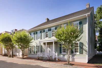 Photo 2 - Residence Inn by Marriott Savannah Downtown/Historic District