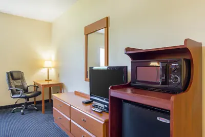 Photo 3 - Econo Lodge Inn & Suites Pritchard Road North Little Rock