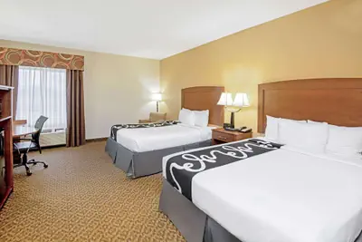 Photo 4 - La Quinta Inn & Suites by Wyndham Lawton / Fort Sill