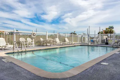 Photo 2 - Sleep Inn & Suites Brunswick North