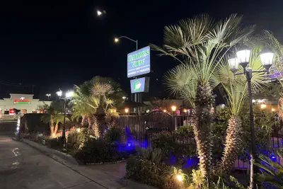 Photo 2 - Garden View Inn