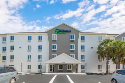 Photo 2 - Extended Stay America Select Suites - Fort Myers - Northeast