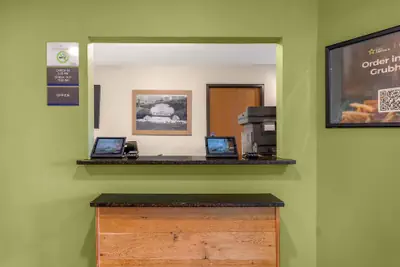 Photo 3 - Extended Stay America Select Suites - Fort Myers - Northeast