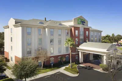 Photo 2 - Holiday Inn Express Hotel & Suites Uvalde by IHG