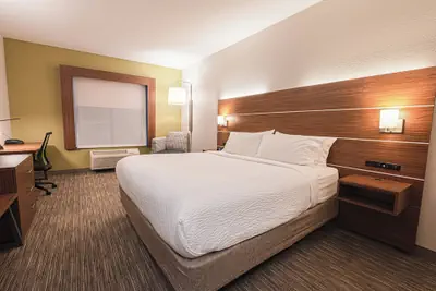 Photo 4 - Holiday Inn Express Hotel & Suites East Lansing by IHG