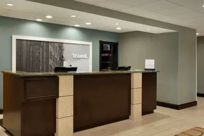 Photo 2 - Hampton Inn & Suites Birmingham East Irondale