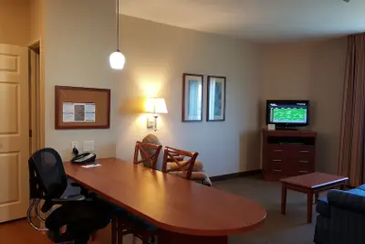 Photo 4 - Candlewood Suites Portland Airport by IHG