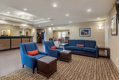 Photo 5 - Comfort Suites Clarksville near Governors Square Mall