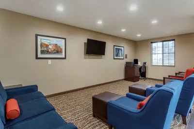 Photo 3 - Comfort Suites Clarksville near Governors Square Mall