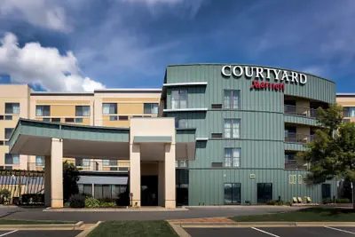 Photo 2 - Courtyard Statesville Mooresville/Lake Norman