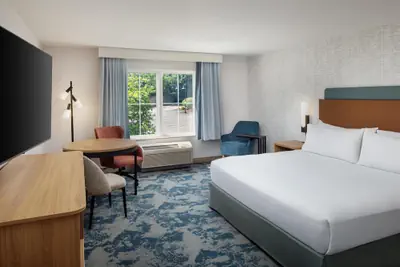 Photo 5 - Hampton Inn Nashua