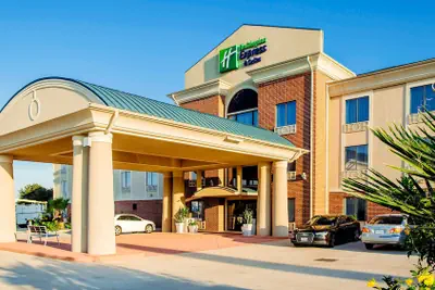 Photo 2 - Holiday Inn Express & Suites Waller - Prairie View by IHG