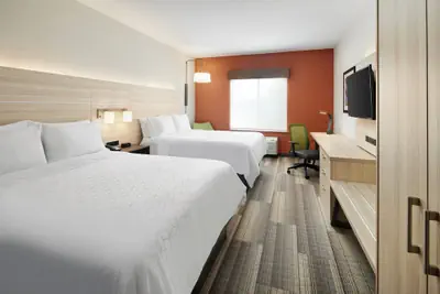 Photo 4 - Holiday Inn Express & Suites Salem by IHG