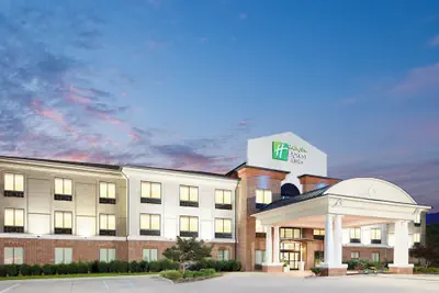 Photo 2 - Holiday Inn Express & Suites Salem by IHG
