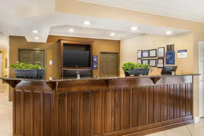 Photo 5 - Best Western Plus Valdosta Hotel & Suites