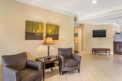 Photo 4 - Best Western Plus Valdosta Hotel & Suites