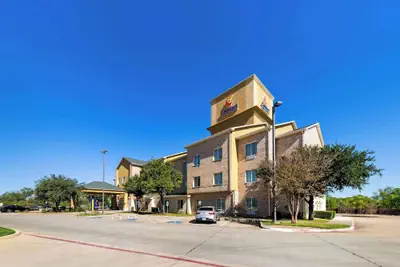 Photo 2 - Comfort Inn & Suites Near Lake Lewisville