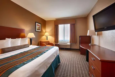 Photo 4 - Best Western Orange Inn & Suites