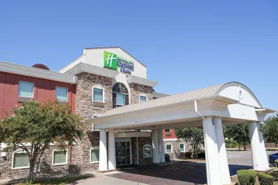 Photo 2 - Holiday Inn Express & Suites Dallas Southwest-Cedar Hill by IHG