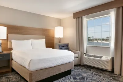 Photo 4 - Candlewood Suites San Antonio Downtown by IHG