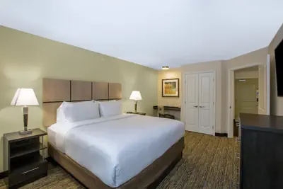 Photo 4 - Candlewood Suites Bellevue by IHG