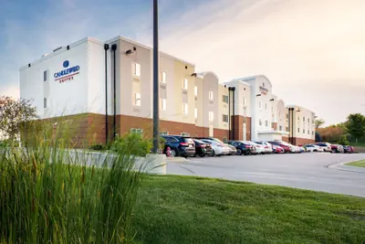 Photo 2 - Candlewood Suites Bellevue by IHG