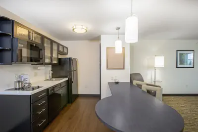 Photo 5 - Candlewood Suites Bellevue by IHG