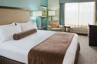 Photo 4 - Crowne Plaza Anchorage Midtown by IHG