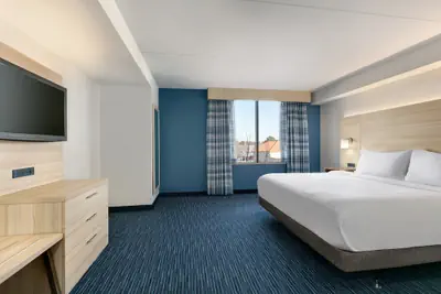 Photo 5 - Holiday Inn Express Hotel & Suites Norfolk Airport by IHG
