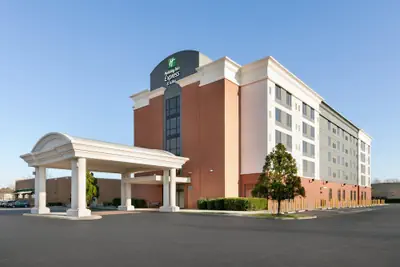 Photo 2 - Holiday Inn Express Hotel & Suites Norfolk Airport by IHG