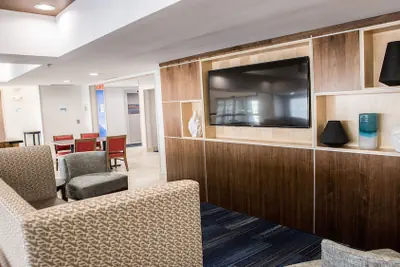 Photo 3 - Holiday Inn Express Columbus-Dublin by IHG
