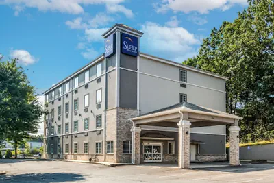 Photo 2 - Sleep Inn and Suites at Kennesaw State University