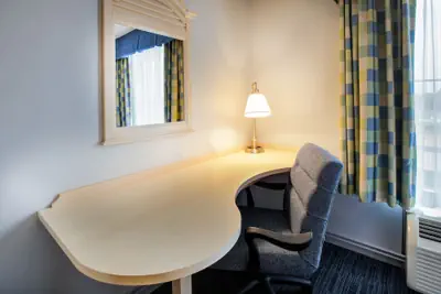 Photo 5 - Hampton Inn & Suites Cape Cod-West Yarmouth