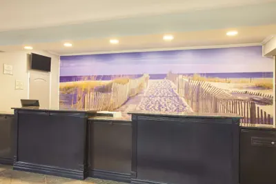 Photo 3 - La Quinta Inn & Suites by Wyndham Fort Walton Beach