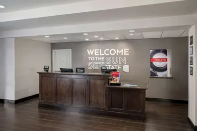 Photo 3 - Hampton Inn & Suites Phoenix North/Happy Valley