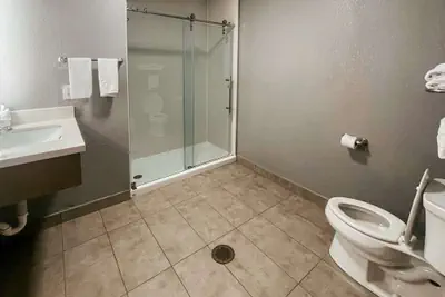 Photo 4 - Comfort Suites Seabrook - La Porte - Kemah